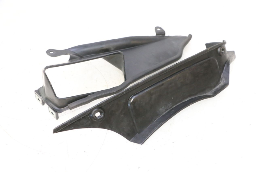 photo de RIGHT INNER LEGSHIELD KAWASAKI GPX F ZX750F 750 (1986 - 1990) - Zoom on usage condition