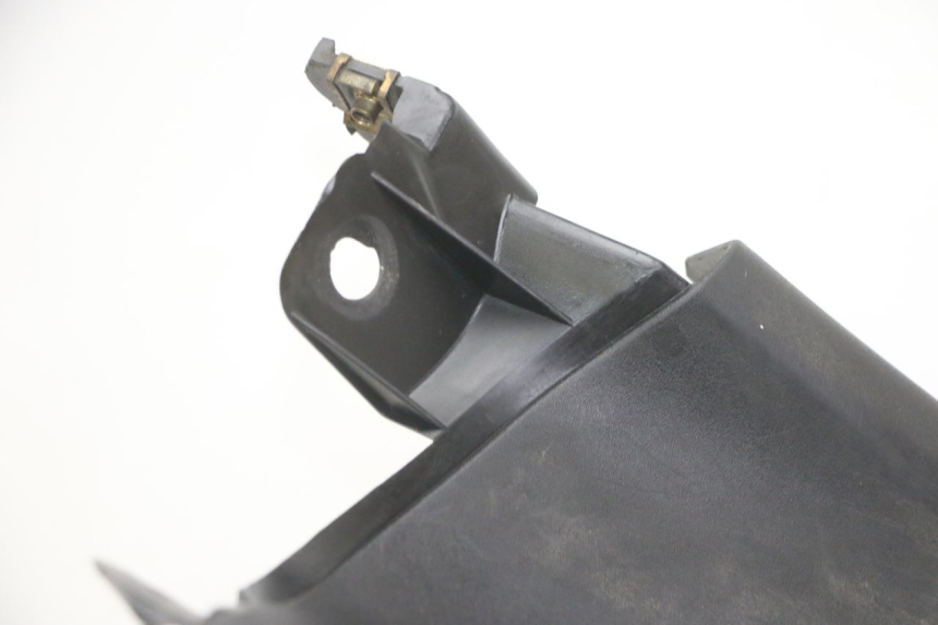 photo de INNER FAIRING PEUGEOT ELYSEO 125 (1999 - 2004) - Zoom on usage condition