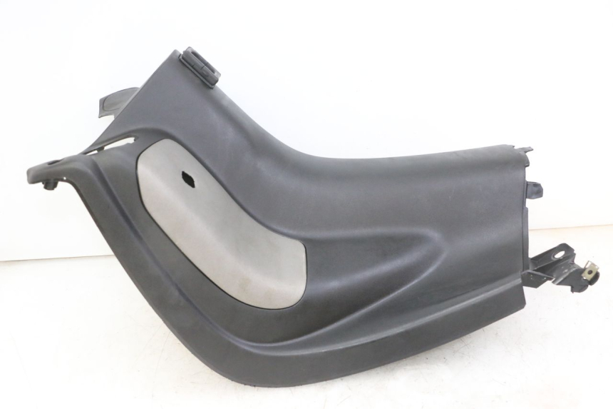 photo de INNER LEGSHIELD PEUGEOT ELYSTAR 125 (2002 - 2007) - Surface and material condition