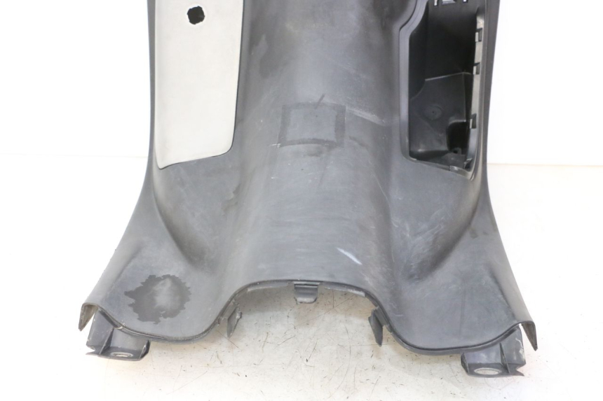 photo de INNER FAIRING PEUGEOT ELYSTAR 50 (2002 - 2014) - Fixing points details