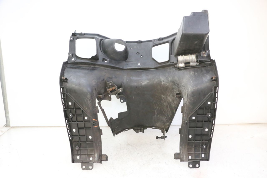 photo de INNER APRON HONDA FES S-WING SWING ABS 125 (2007 - 2015) - Detailed visual inspection