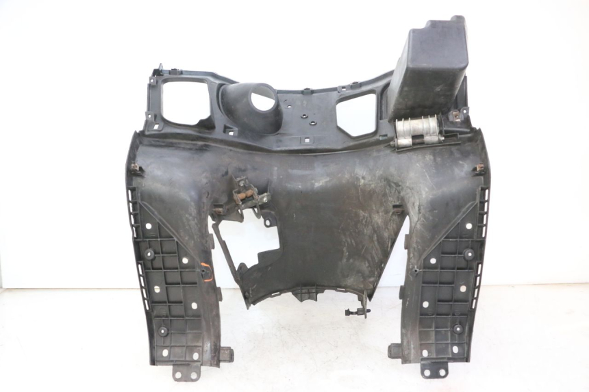 photo de INNER APRON HONDA FES S-WING SWING ABS 125 (2007 - 2015) - Focus on structure