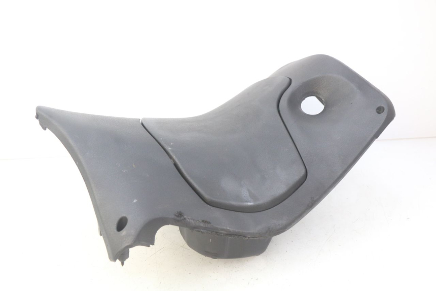 photo de INNER APRON PIAGGIO FLY 2T 50 (2004 - 2017) - Fixing points details