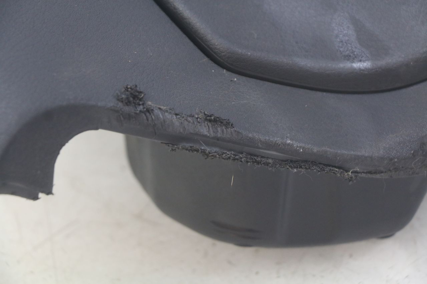 photo de INNER APRON PIAGGIO FLY 2T 50 (2004 - 2017) - Surface and material condition