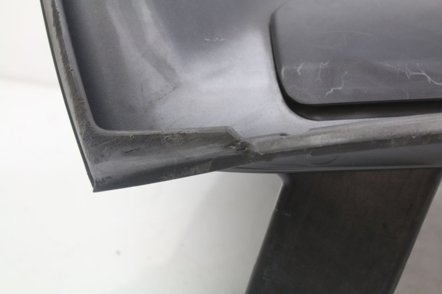 photo de INNER LEGSHIELD PEUGEOT GEOPOLIS RS 125 (2007 - 2009) - Surface and material condition