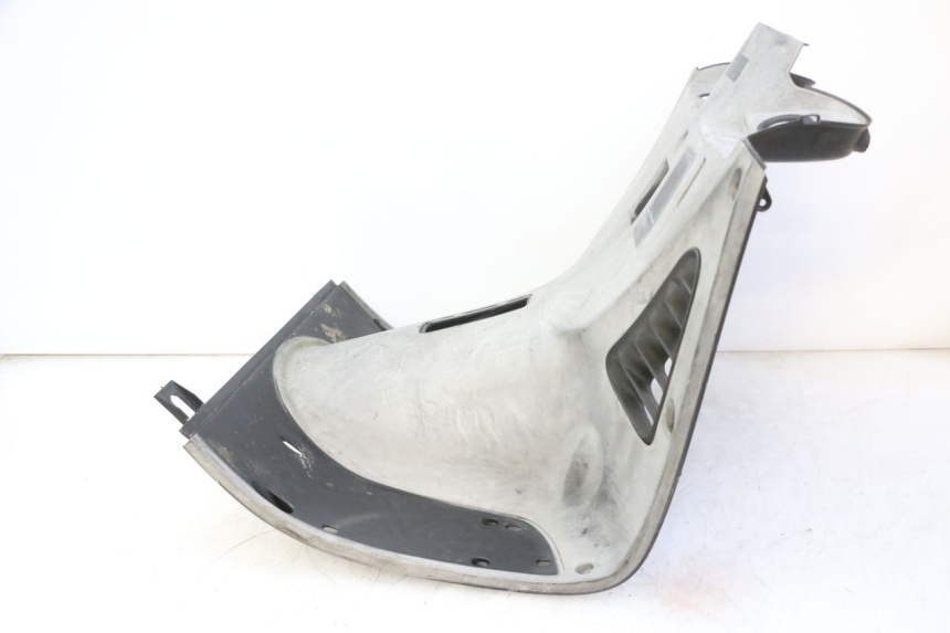 photo de INNER LEGSHIELD KYMCO GRAND DINK 125 (2008 - 2014) - Additional view of the item