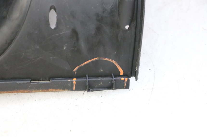 photo de INNER LEGSHIELD KYMCO GRAND DINK 125 (2008 - 2014) - Alternative perspective