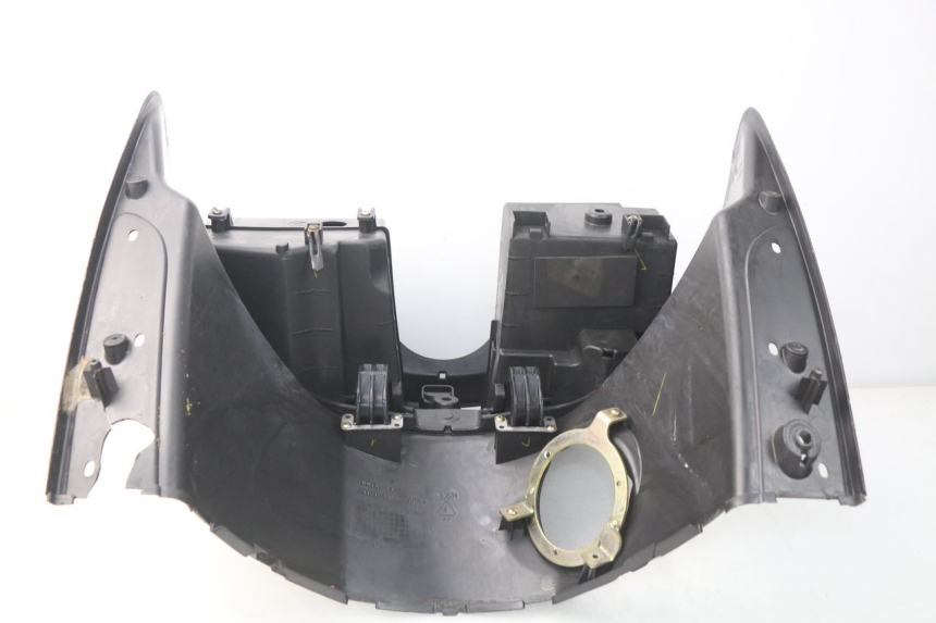 photo de INNER LEGSHIELD SYM GTS EVO 125 (2009 - 2013) - Component detail