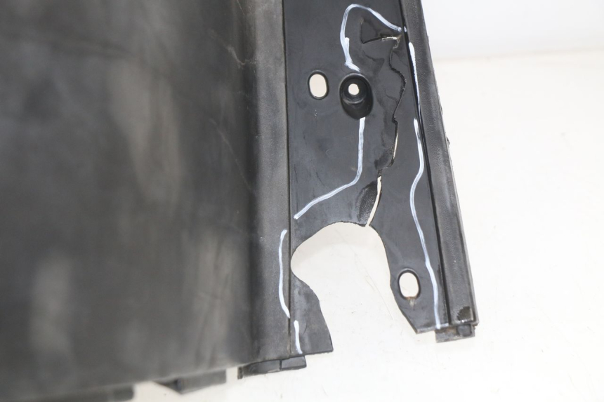 photo de INNER LEGSHIELD SYM GTS EVO 125 (2009 - 2013) - Markings and original references