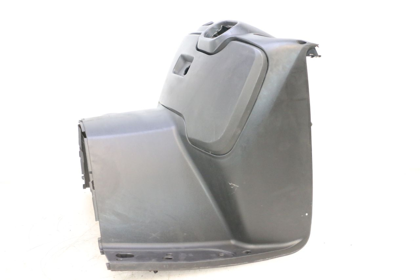 photo de INNER LEGSHIELD SYM GTS EVO 125 (2009 - 2013) - Technical close-up