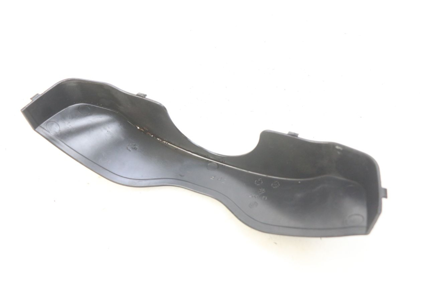 photo de LOWER INNER FAIRING PIAGGIO FLY 2T 50 (2004 - 2017) - Zoom on usage condition