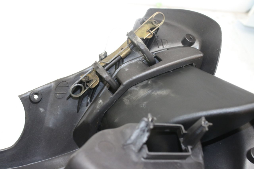 photo de LOWER INNER FAIRING PIAGGIO X9 EVOLUTION 250 (2003 - 2007) - Checked used part