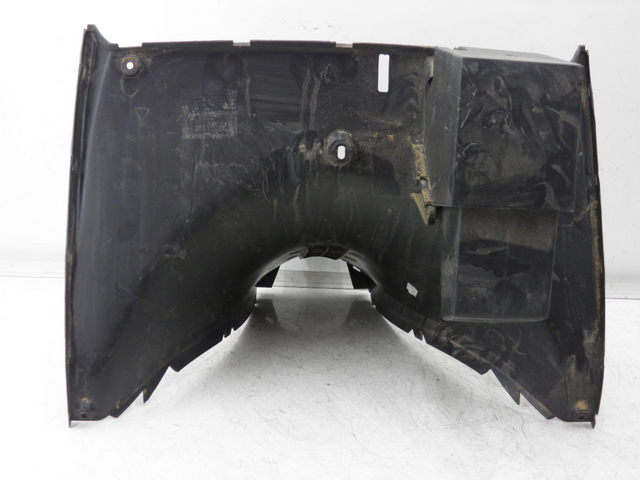 photo de INNER LEGSHIELD LOWER YAMAHA YP MAJESTY 125 (2002 - 2006) - Additional view of the item