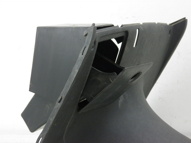 photo de INNER LEGSHIELD LOWER YAMAHA YP MAJESTY 125 (2002 - 2006) - Product overview