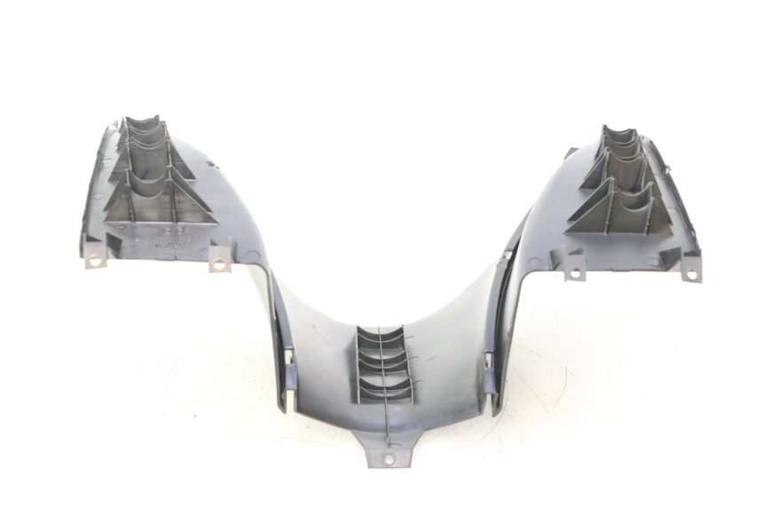 photo de INNER LEGSHIELD LOWER YAMAHA YP MAJESTY 125 (1998 - 2001) - Fixing points details