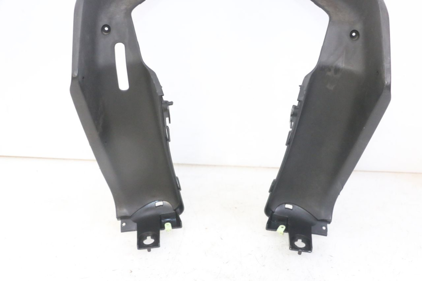 photo de INNER LEGSHIELD PEUGEOT JET FORCE CARBU 50 (2003 - 2016) - Detailed visual inspection