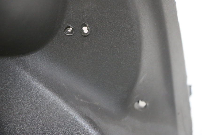 photo de INNER LEGSHIELD PEUGEOT JET FORCE CARBU 50 (2003 - 2016) - Alternative angle