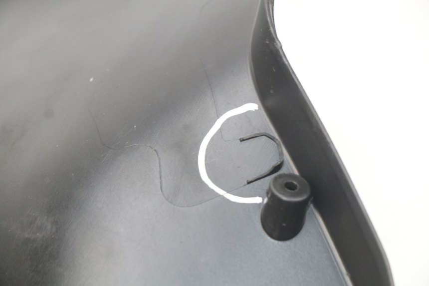 photo de INNER FAIRING PEUGEOT KISBEE 2T 50 (2010 - 2017) - Zoom on usage condition