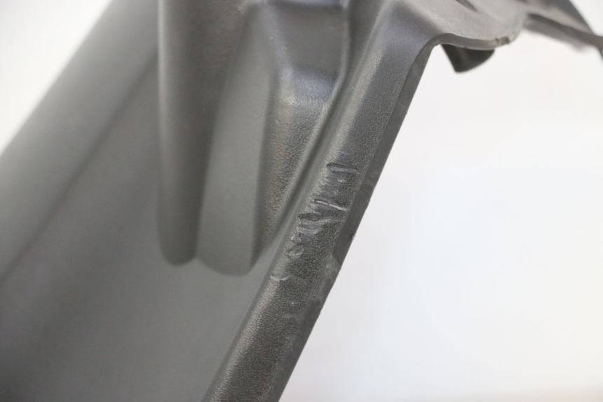 photo de INNER FAIRING PEUGEOT KISBEE 2T 50 (2010 - 2017) - Fixing points details