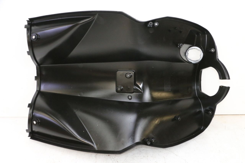 photo de INNER FAIRING PEUGEOT KISBEE 4T 50 (2010 - 2017) - Technical close-up