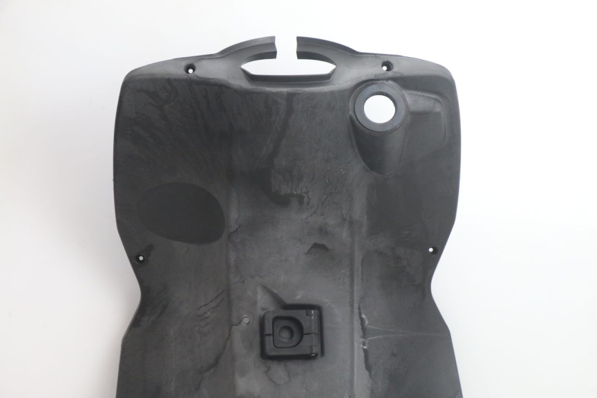 photo de INNER FAIRING PEUGEOT KISBEE 4T 50 (2018 - 2022) - Zoom on usage condition
