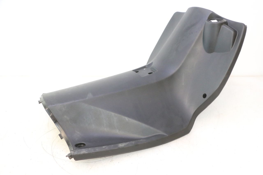 photo de INNER LEGSHIELD PEUGEOT KISBEE 4T 50 (2023 - 2026) - Fixing points details