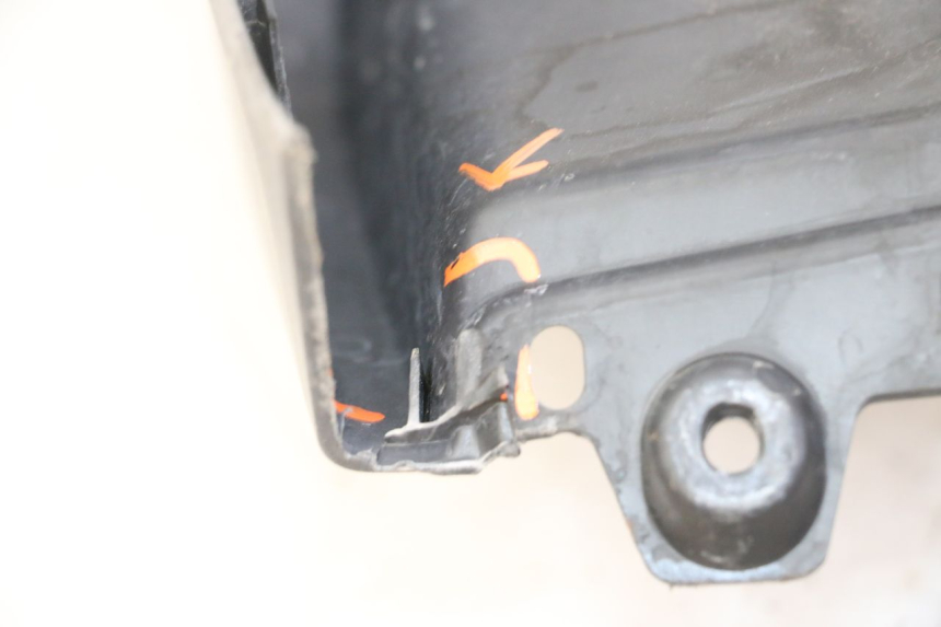 photo de INNER LEGSHIELD PIAGGIO MP3 RL 250 (2006 - 2010) - Zoom on usage condition