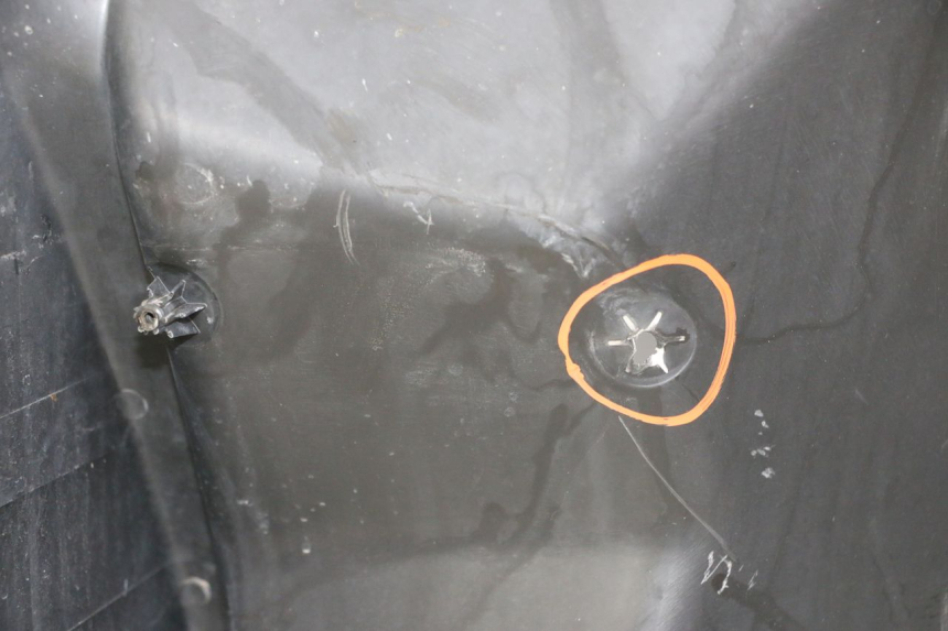 photo de INNER LEGSHIELD PIAGGIO MP3 RL 250 (2006 - 2010) - Surface and material condition