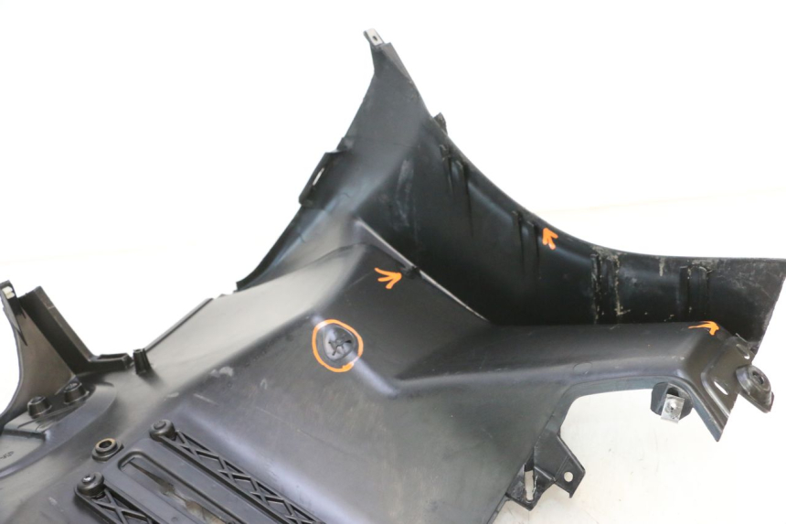 photo de INNER LEGSHIELD PIAGGIO MP3 RL 250 (2006 - 2010) - Technical close-up