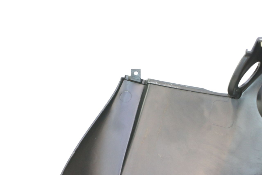 photo de INNER LEGSHIELD PIAGGIO MP3 125 (2006 - 2014) - Spare part profile view