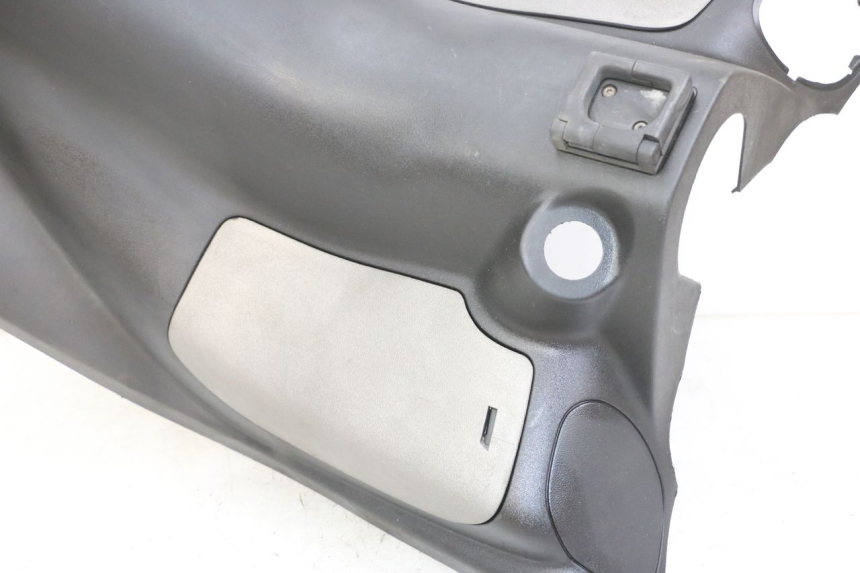 photo de INNER LEGSHIELD PEUGEOT ELYSTAR 125 (2002 - 2007) - High-resolution close-up
