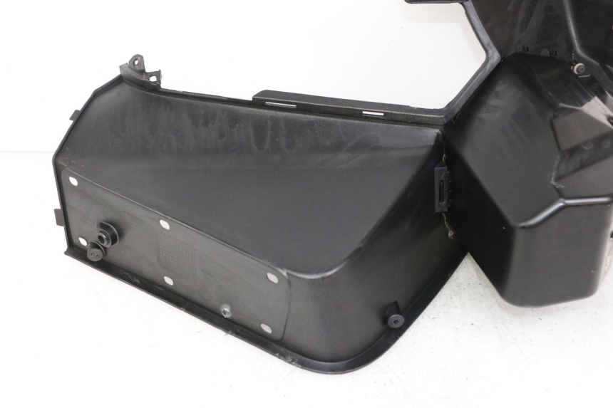 photo de INNER APRON PEUGEOT SATELIS COMPRESSOR K15 125 (2006 - 2009) - Product overview