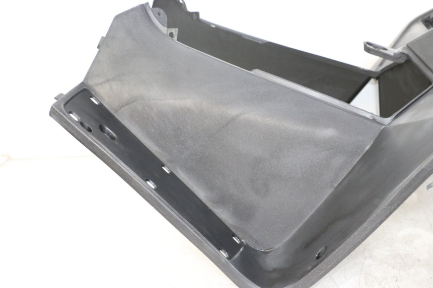 photo de INNER APRON PEUGEOT SATELIS COMPRESSOR K15 125 (2006 - 2009) - Markings and original references