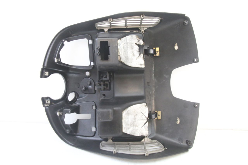 photo de INNER LEGSHIELD PIAGGIO VESPA GRANTURISMO 125 (2003 - 2007) - High-resolution close-up