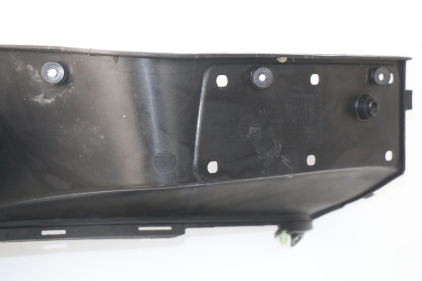 photo de INNER LEGSHIELD PEUGEOT SATELIS 500 (2007 - 2013) - Additional view of the item