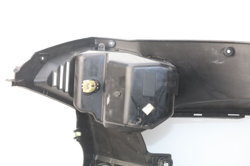 photo de INNER LEGSHIELD PEUGEOT SATELIS 500 (2007 - 2013) - High-resolution close-up