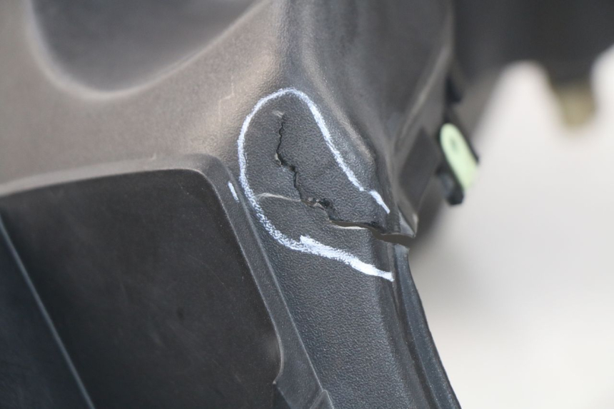 photo de INNER LEGSHIELD PEUGEOT SATELIS 500 (2007 - 2013) - Surface and material condition