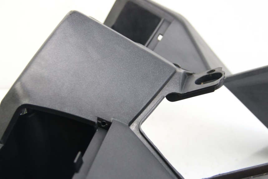 photo de INNER APRON PEUGEOT SATELIS 125 (2006 - 2009) - Distinctive features