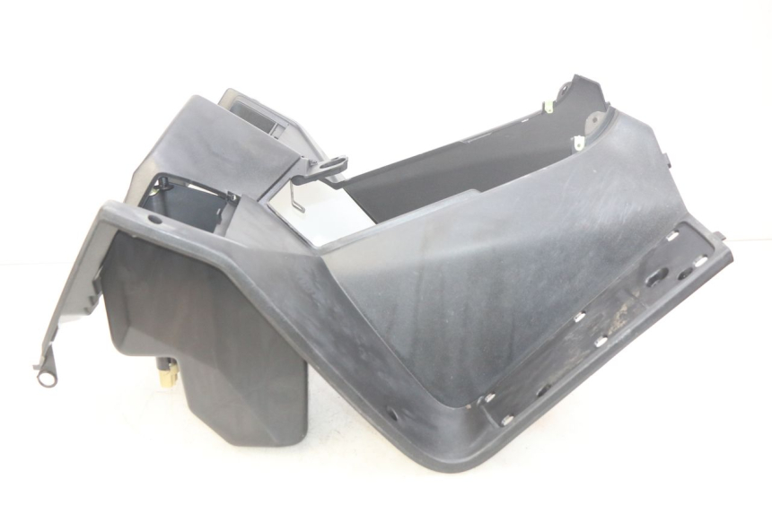 photo de INNER APRON PEUGEOT SATELIS 125 (2010 - 2012) - Surface and material condition