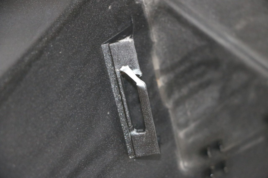 photo de INNER APRON PEUGEOT SATELIS 125 (2010 - 2012) - Distinctive features