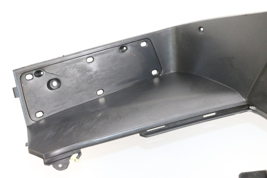 photo de INNER APRON PEUGEOT SATELIS 125 (2010 - 2012) - Fixing points details