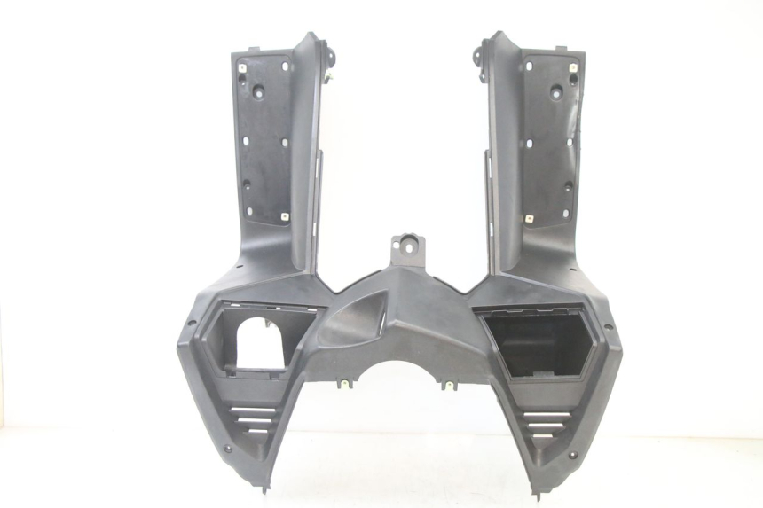 photo de INNER LEGSHIELD PEUGEOT SATELIS 125 (2013 - 2018) - Alternative perspective