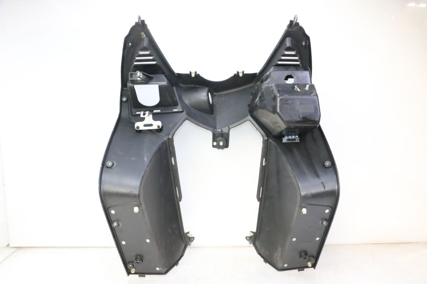photo de INNER LEGSHIELD PEUGEOT SATELIS 125 (2013 - 2018) - Surface and material condition
