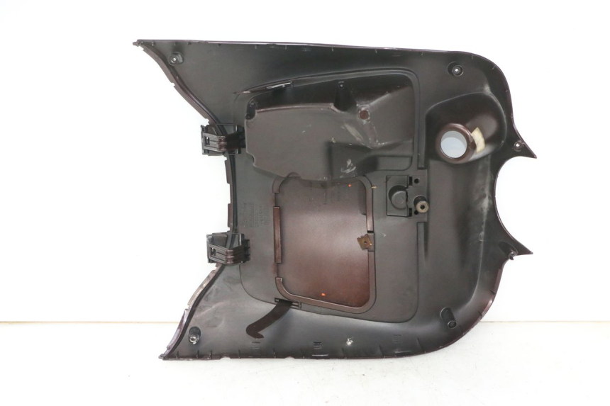 photo de INNER LEGSHIELD APRILIA SCARABEO GT TOURING 125 (1999 - 2005) - Technical close-up