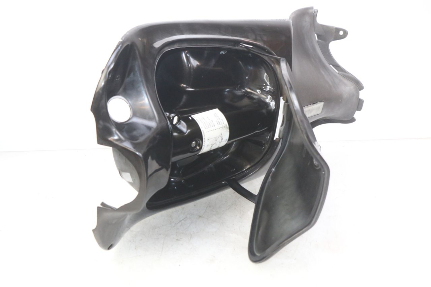 photo de INNER APRON APRILIA SCARABEO 100 (2003 - 2012) - Component detail