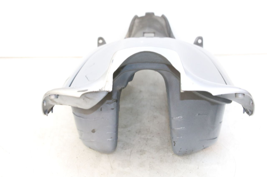 photo de INNER APRON APRILIA SCARABEO 100 (2003 - 2012) - Fixing points details