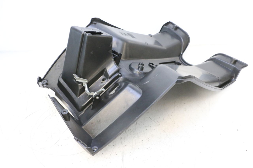 photo de INNER LEGSHIELD APRILIA SR MOTARD 50 (2012 - 2018) - Fixing points details