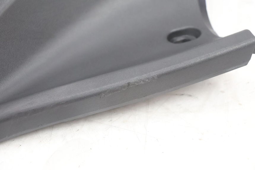 photo de INNER LEGSHIELD PEUGEOT STREETZONE NAKED 2T 50 (2014 - 2018) - Distinctive features
