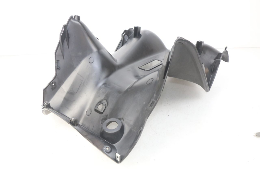 photo de INNER LEGSHIELD KYMCO SUPER 8 4T 50 (2018 - 2020) - Zoom on usage condition