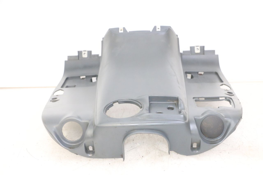 photo de INNER LEGSHIELD PIAGGIO SUPER LX 125 (2000 - 2003) - Fixing points details